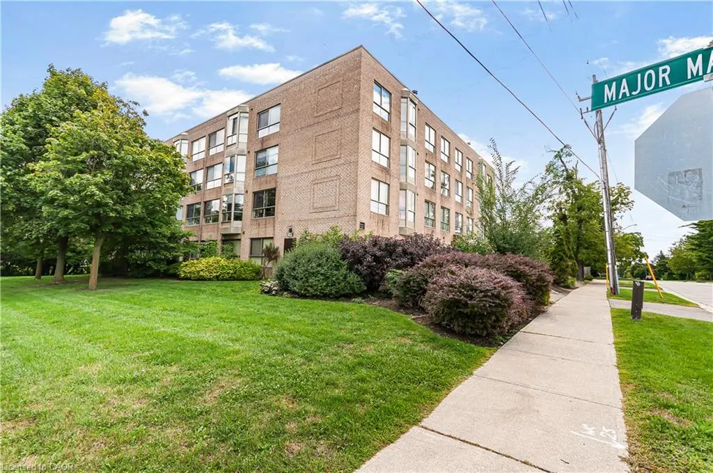 249 Major Mackenzie Drive E, #106