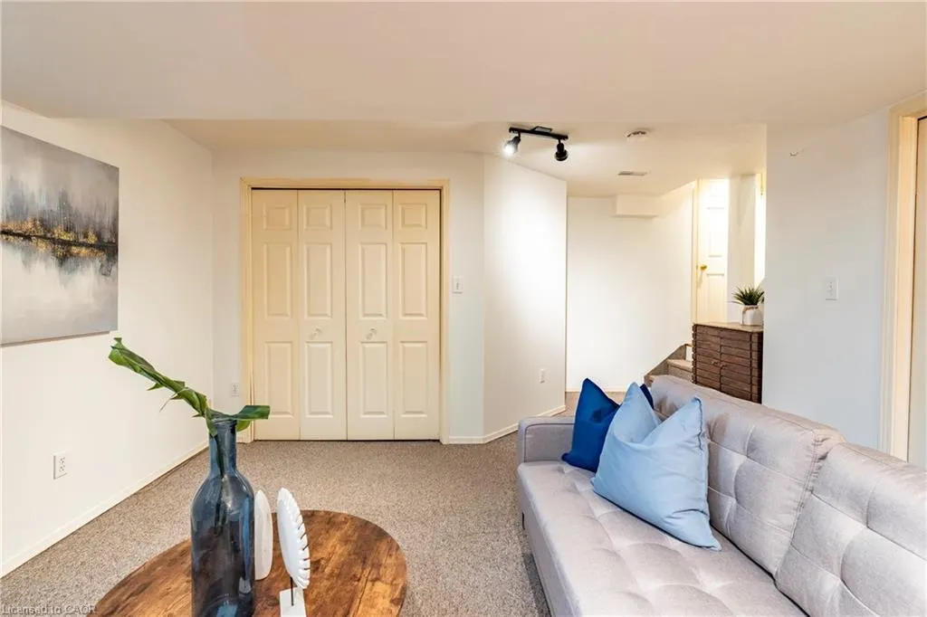 47 Dawn Crescent