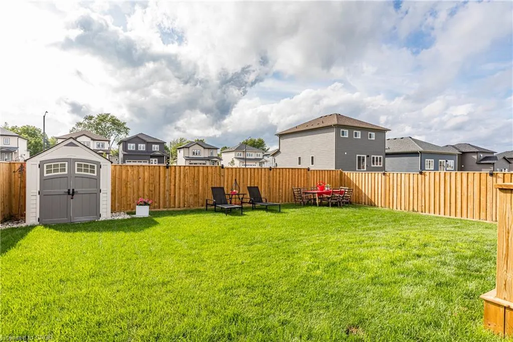 38 Oriole Crescent