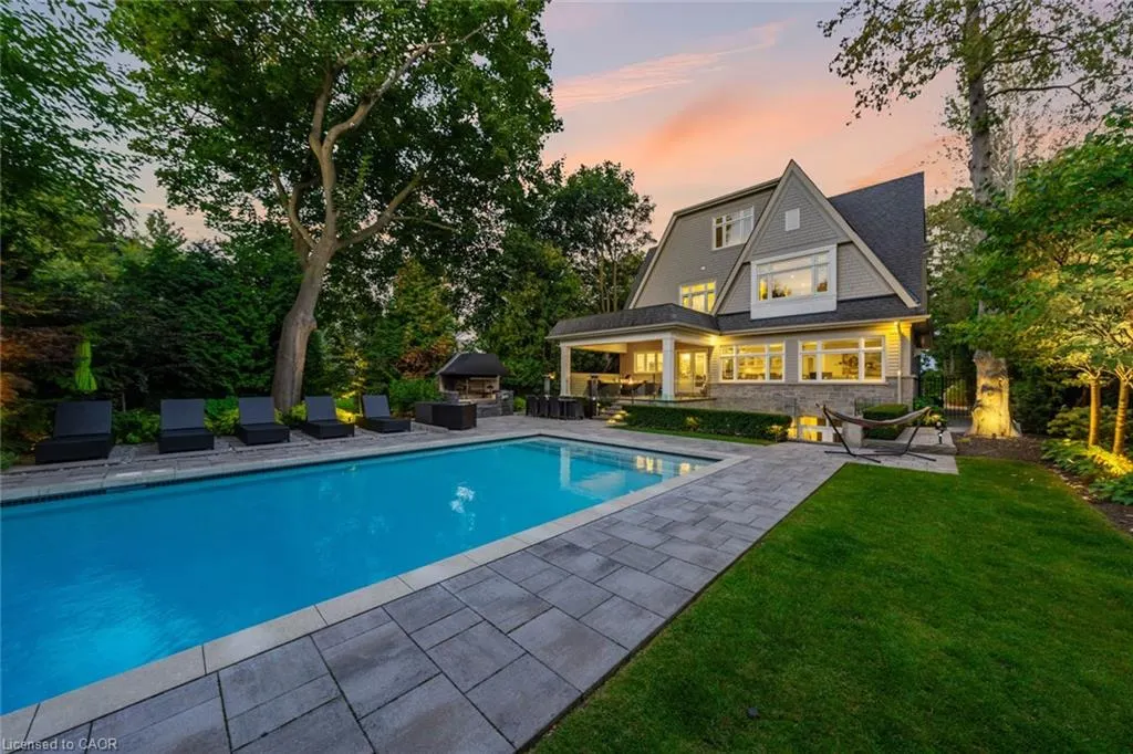 3087 Lakeshore Road