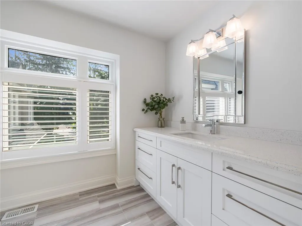 3087 Lakeshore Road