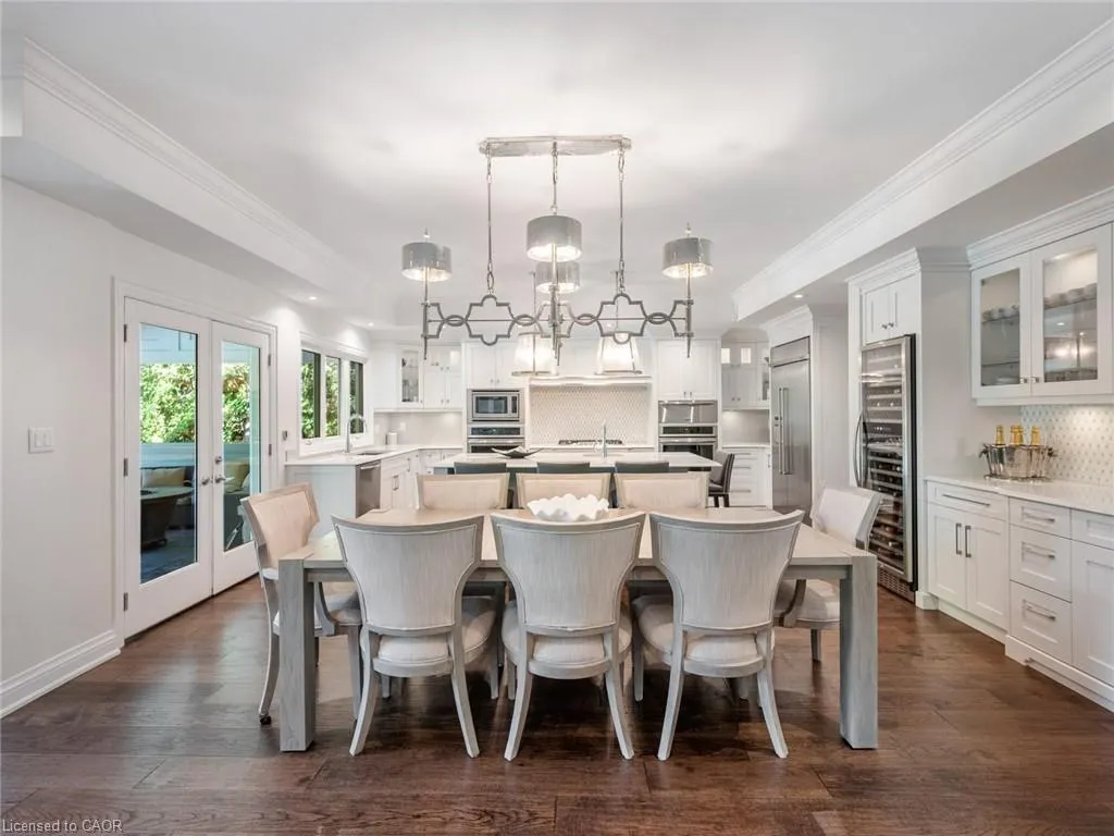 3087 Lakeshore Road