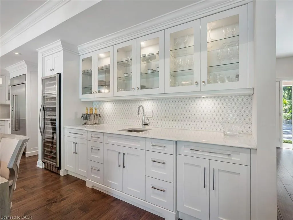 3087 Lakeshore Road