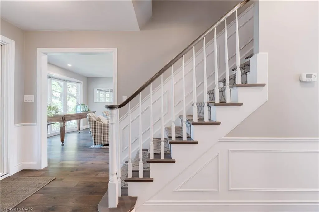 2118 Agincourt Crescent