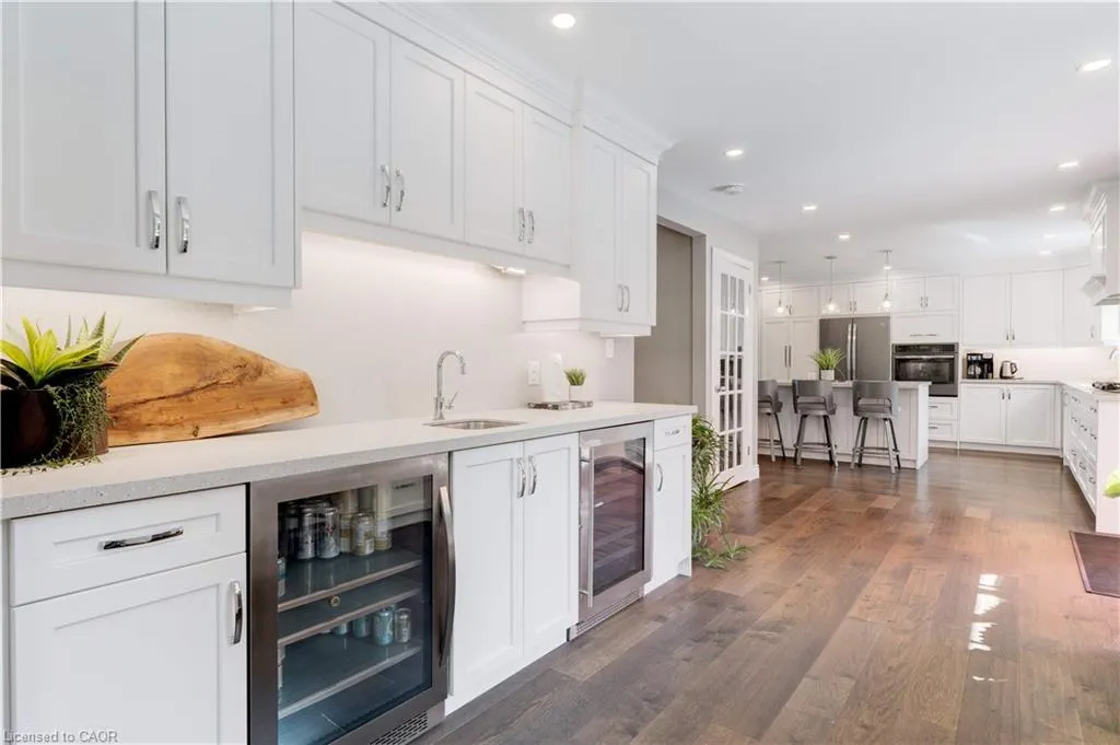 2118 Agincourt Crescent