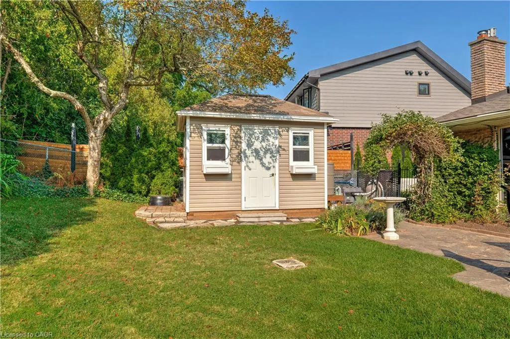 2118 Agincourt Crescent