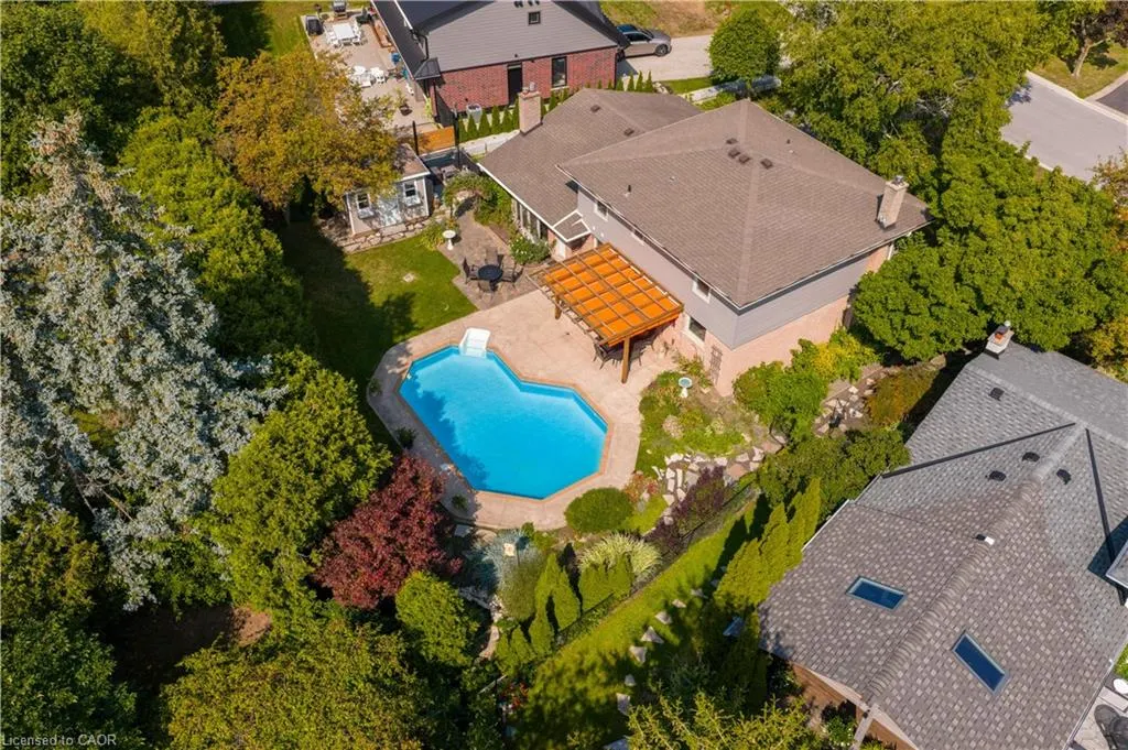 2118 Agincourt Crescent