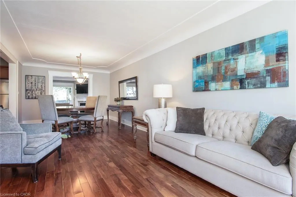 839 Queens Boulevard