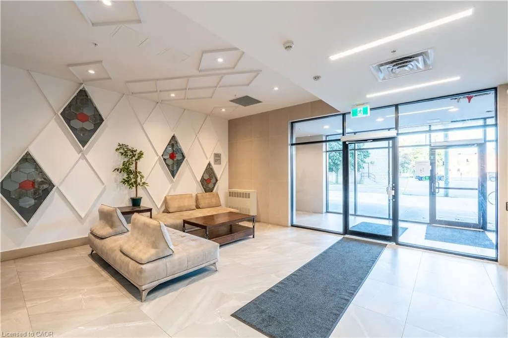 1 Wellington Street Street, #307