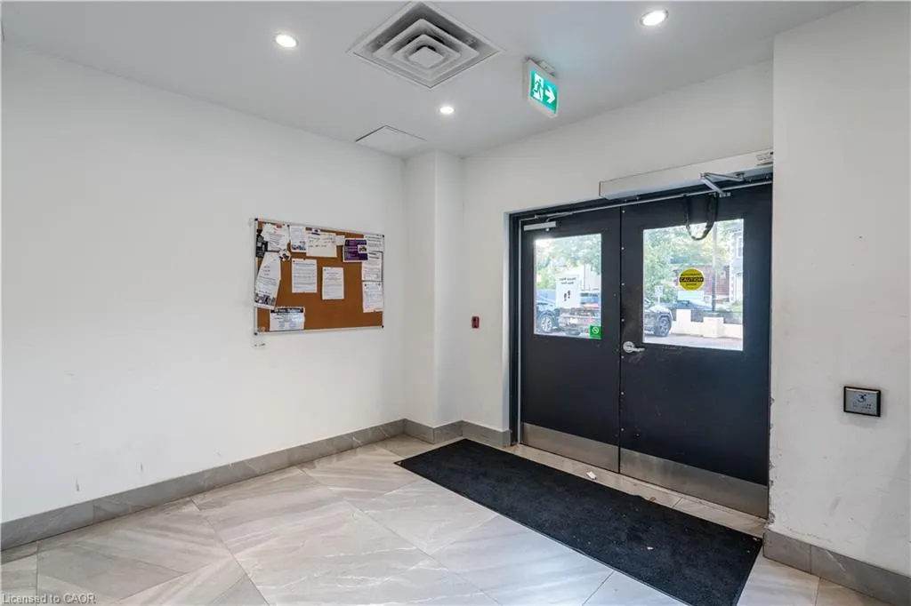 1 Wellington Street Street, #307