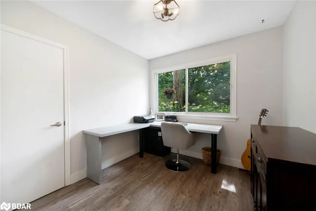 2 Noraline Avenue
