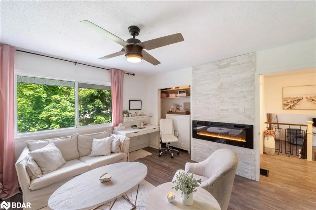 2 Noraline Avenue