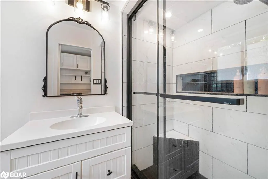 2 Noraline Avenue