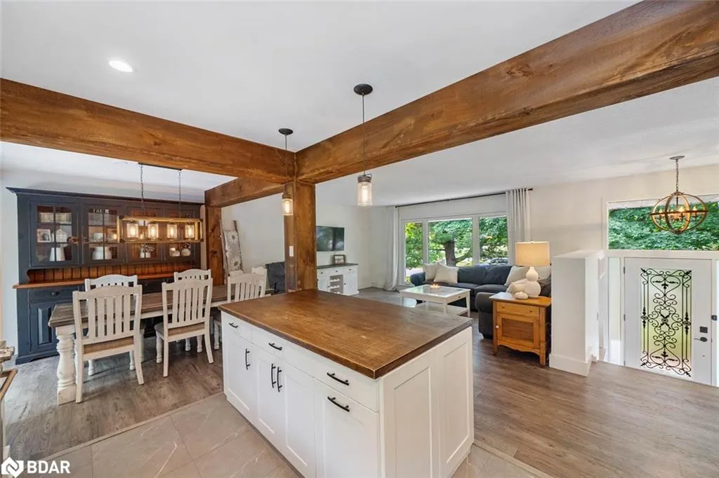2 Noraline Avenue