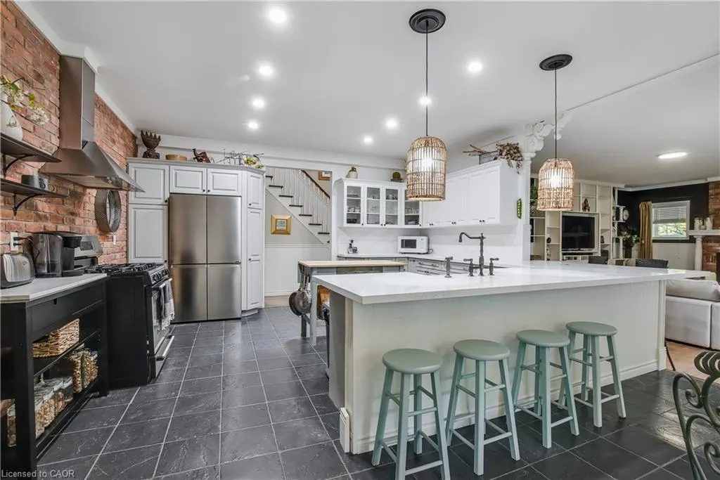 1097 Mineral Springs Road