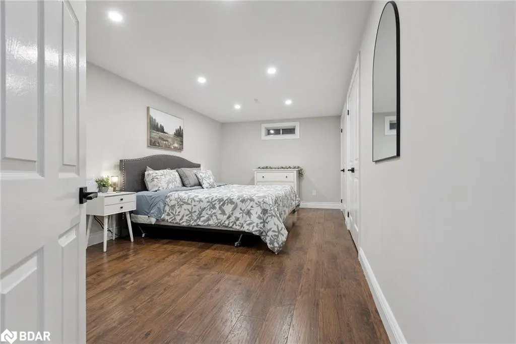 100 Angela Crescent