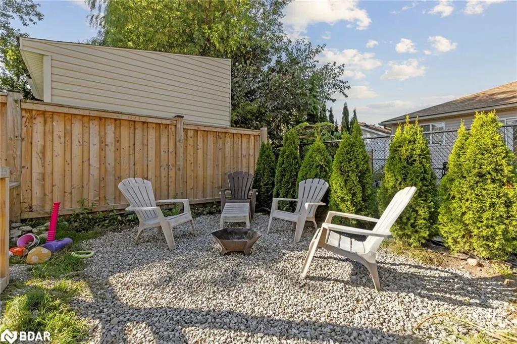 100 Angela Crescent