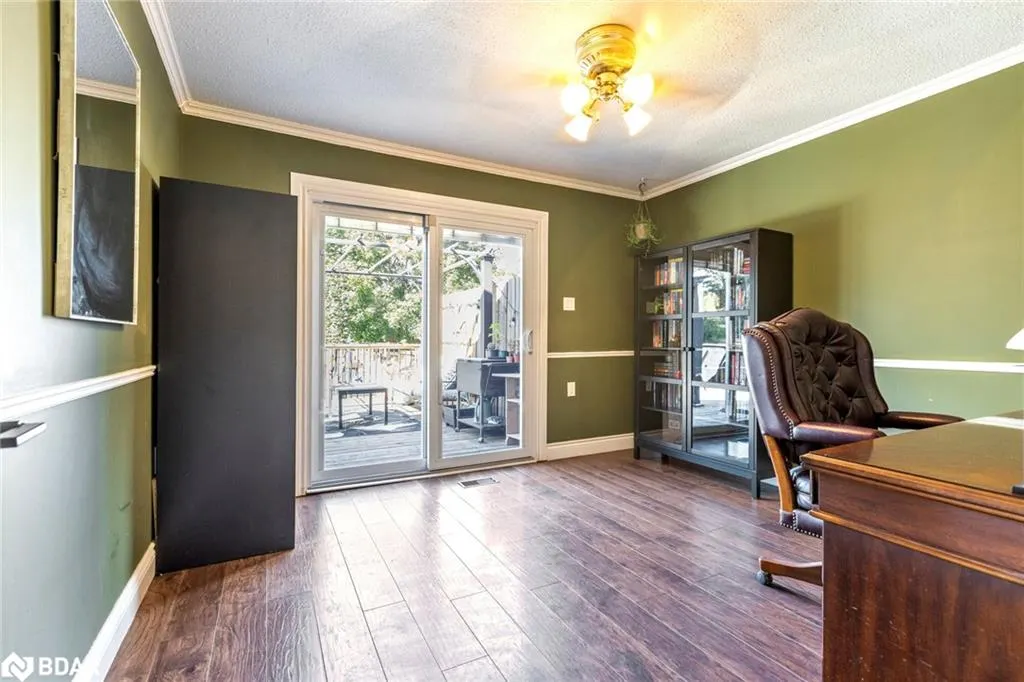 100 Angela Crescent