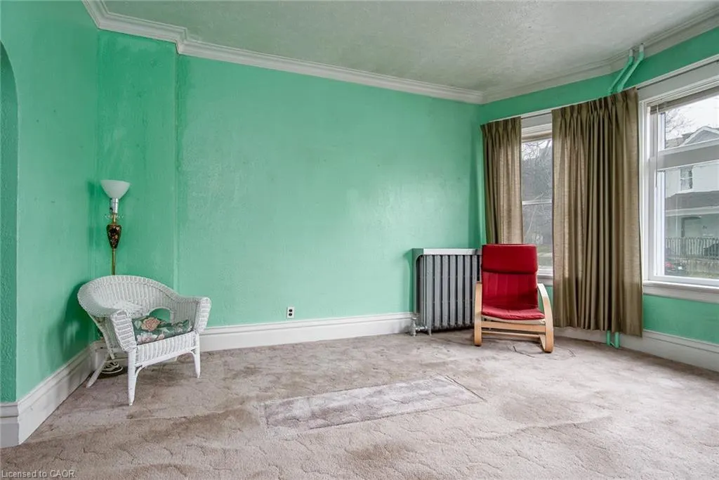 27 Noecker Street