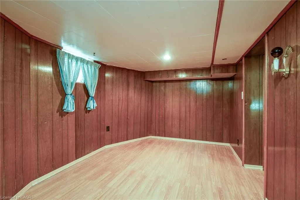 27 Noecker Street