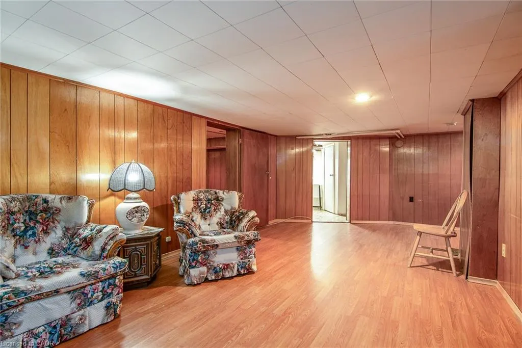 27 Noecker Street