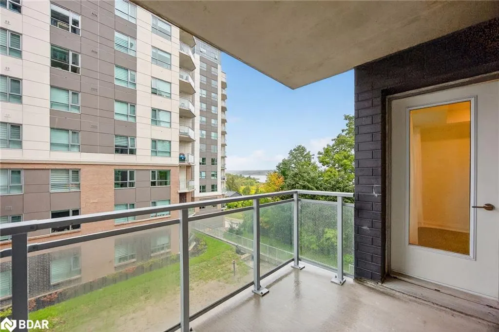 58 Lakeside Terrace, #305
