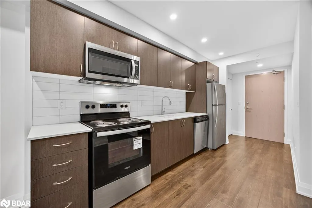 58 Lakeside Terrace, #305