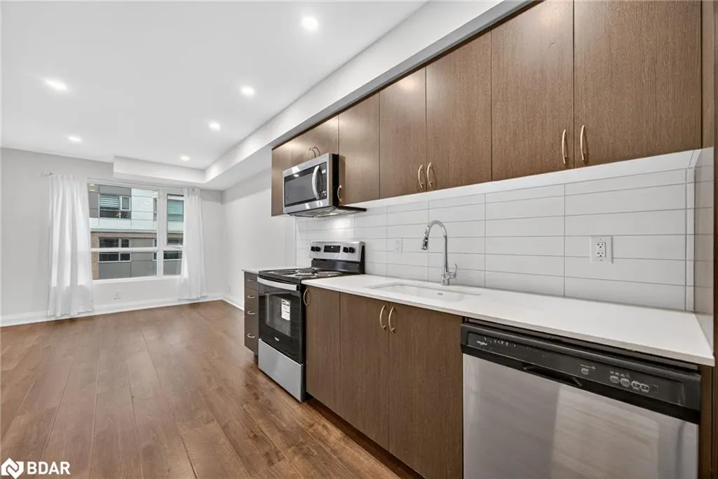 58 Lakeside Terrace, #305