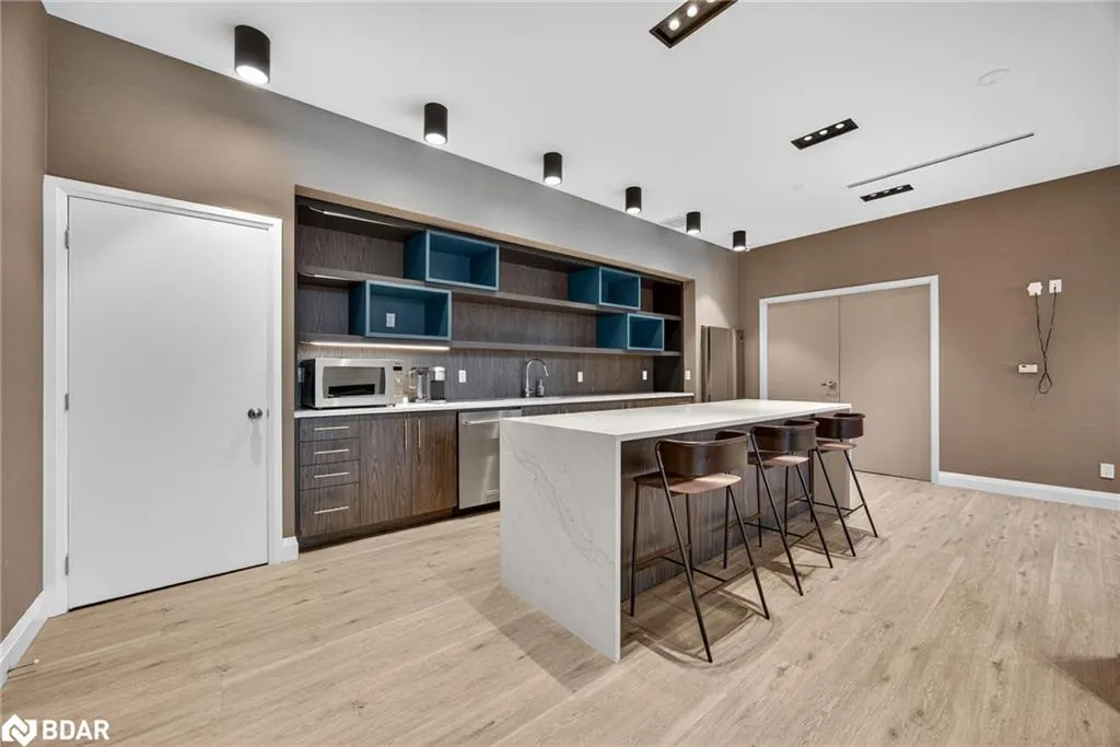 58 Lakeside Terrace, #305