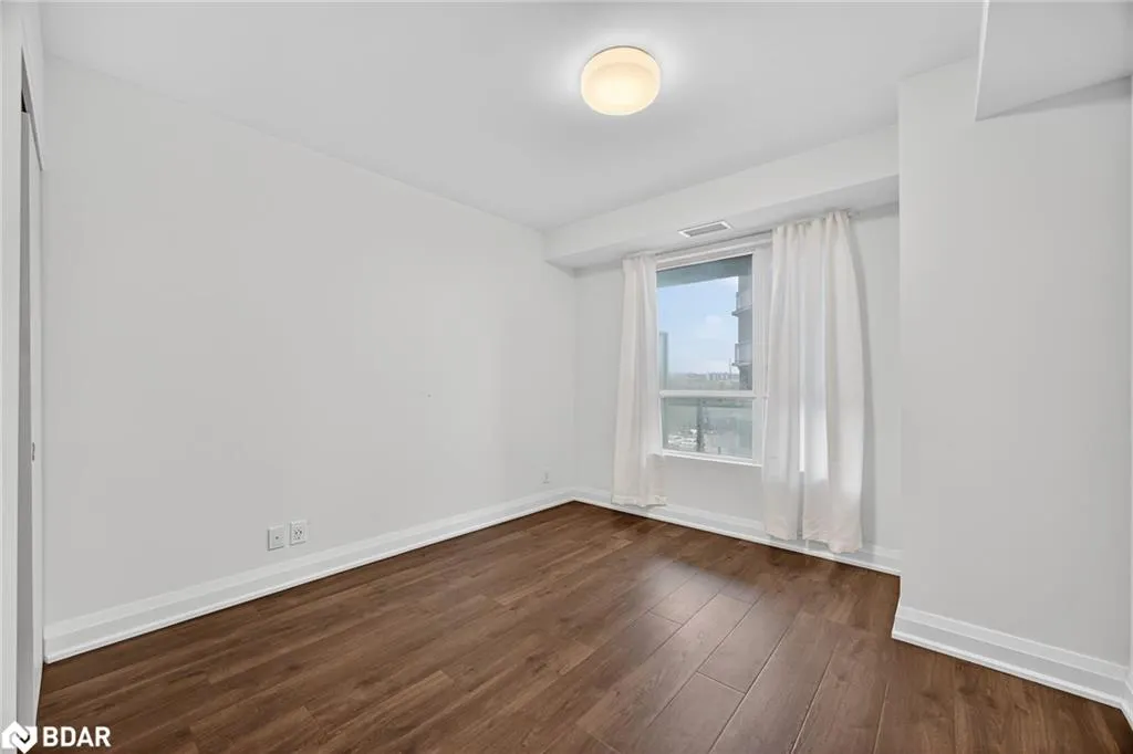 58 Lakeside Terrace, #305