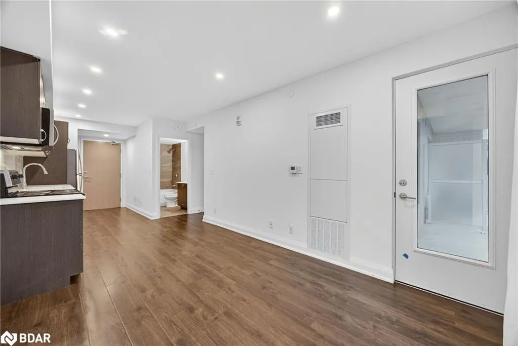 58 Lakeside Terrace, #305
