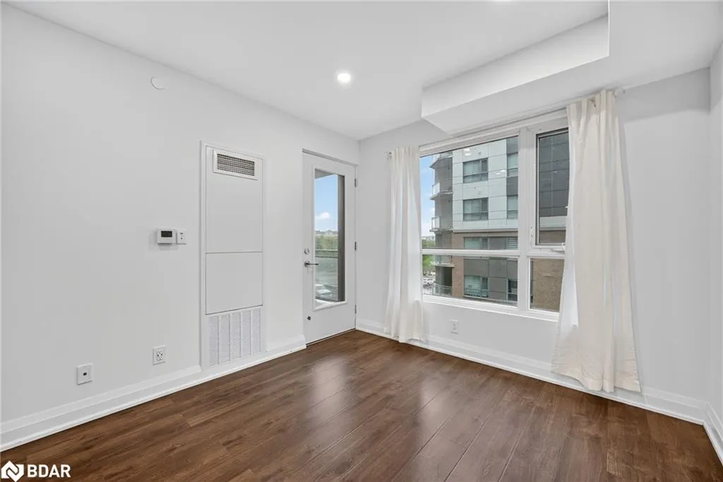 58 Lakeside Terrace, #305