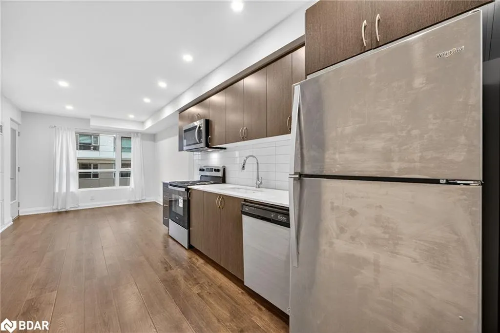 58 Lakeside Terrace, #305
