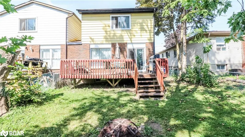 33B Cundles Road E