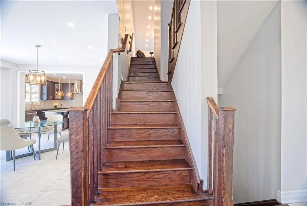 24 Pickett Place