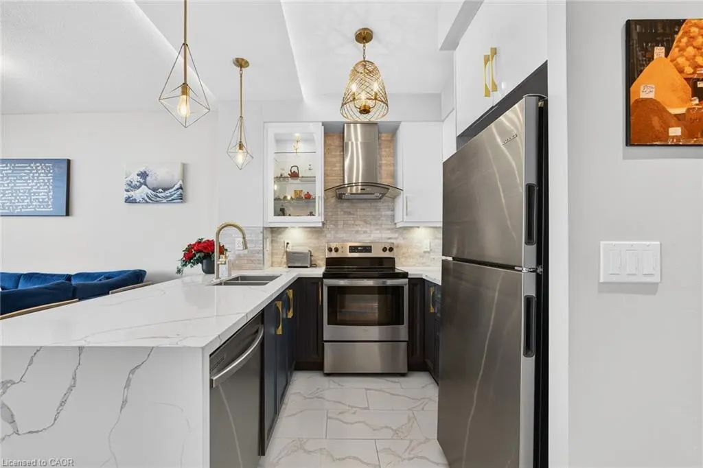 220 Burnhamthorpe Road W, #1004