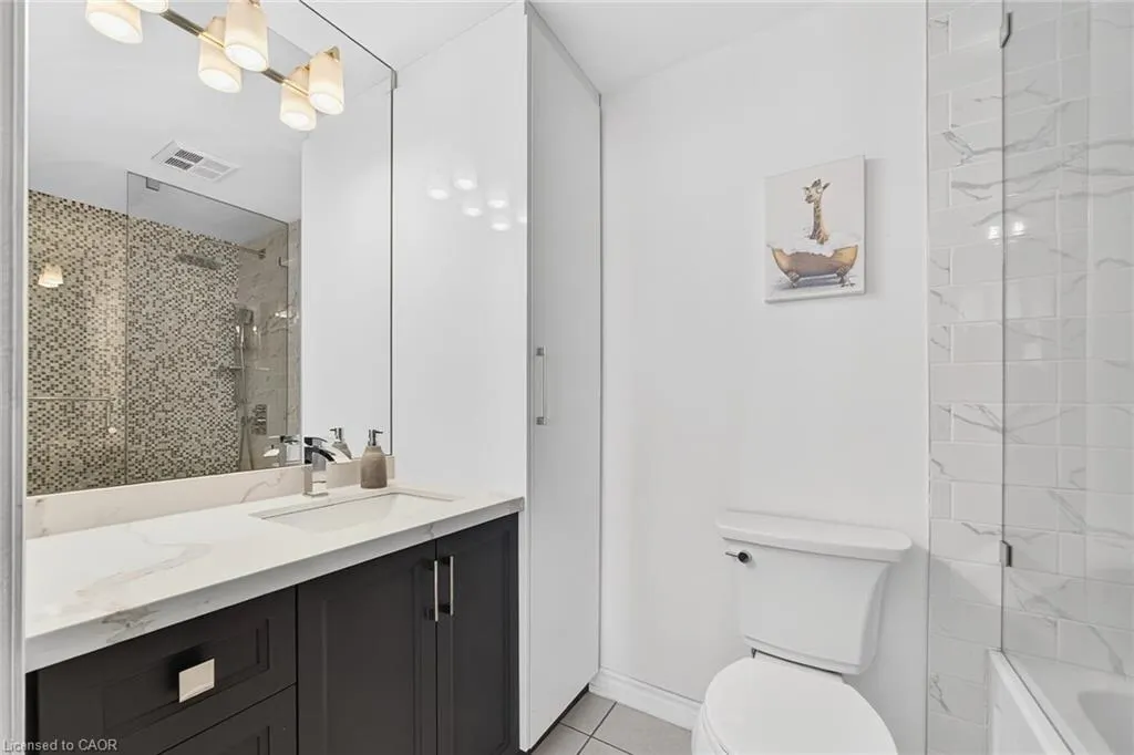 220 Burnhamthorpe Road W, #1004