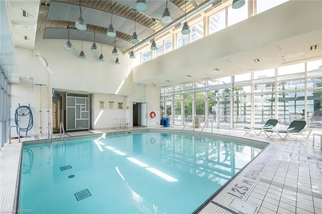 220 Burnhamthorpe Road W, #1004