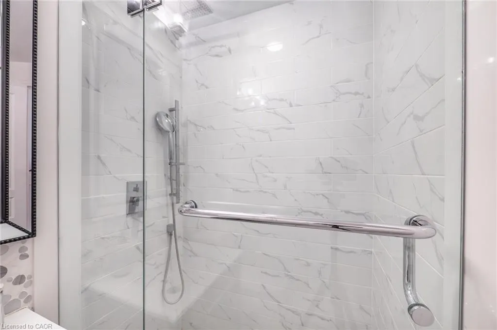 220 Burnhamthorpe Road W, #1004