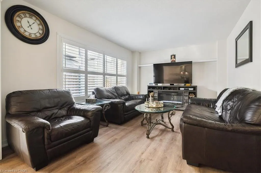 107 Pagebrook Crescent