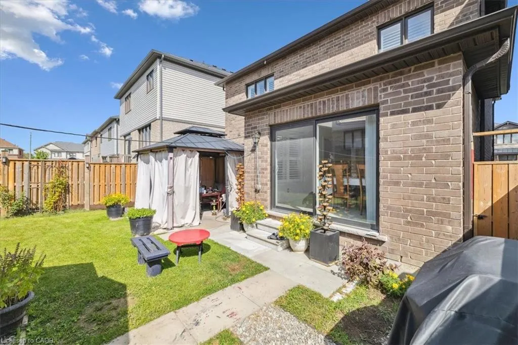 107 Pagebrook Crescent