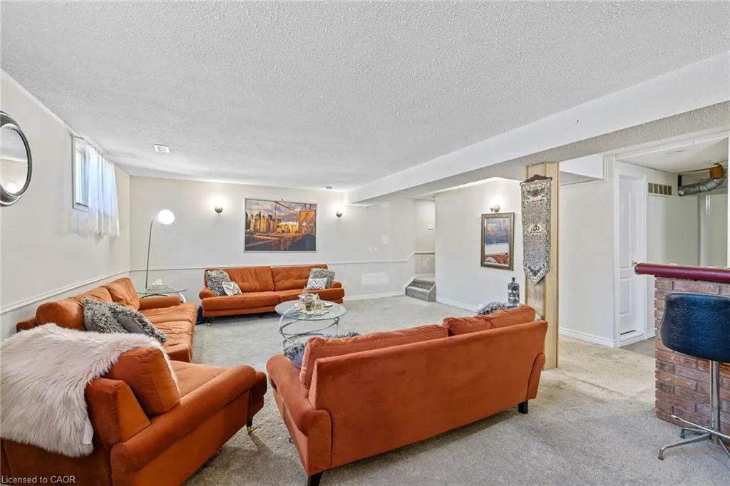 490 Queen Victoria Drive