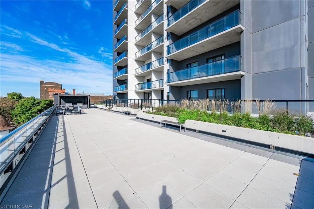 15 Queen Street S, #1501