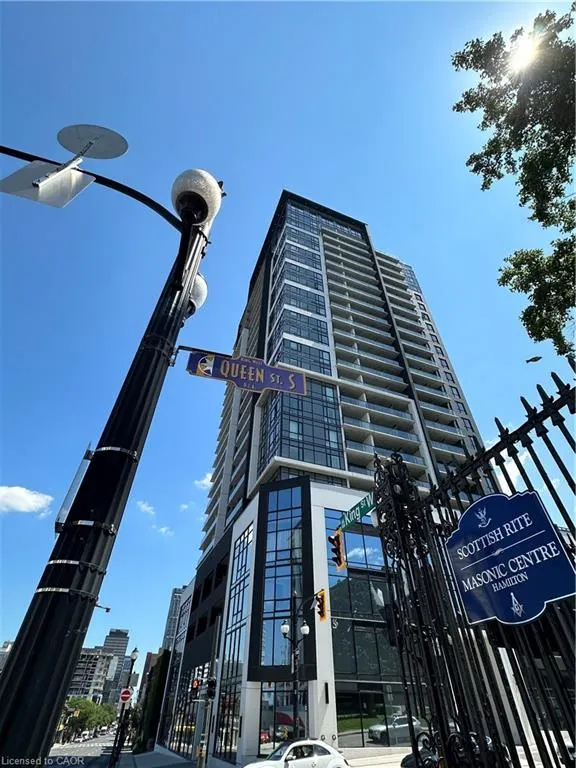 15 Queen Street S, #1501