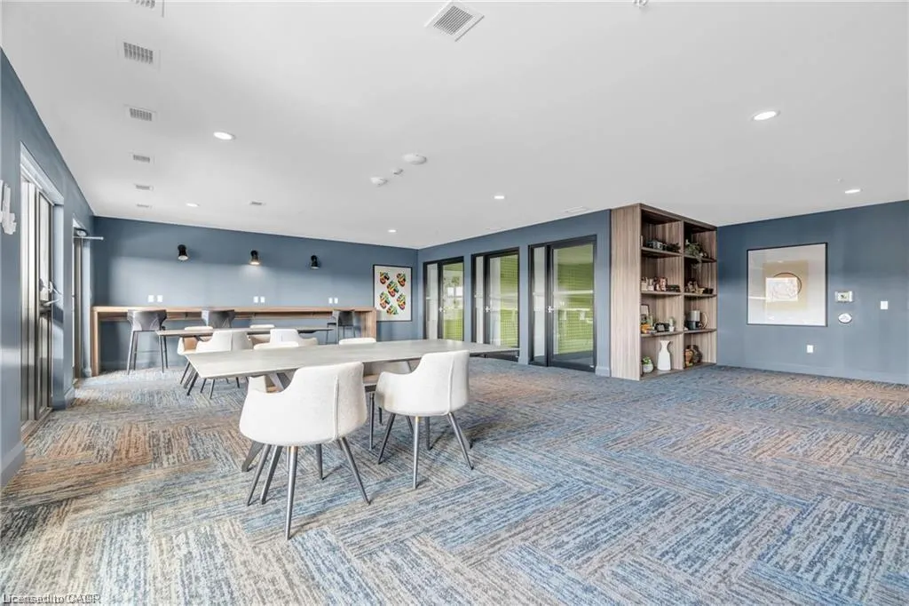 15 Glebe Street, #1211