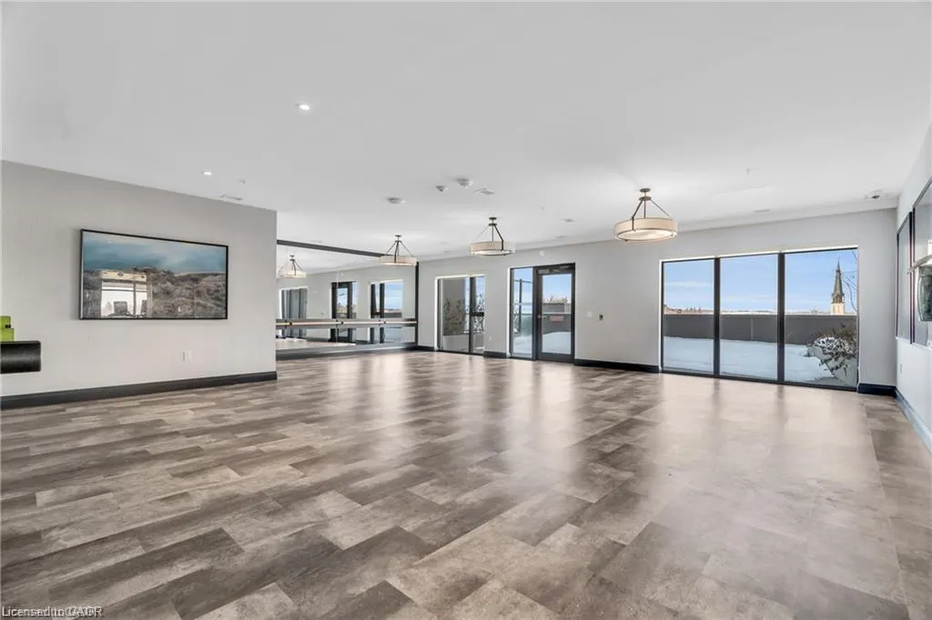 15 Glebe Street, #1211