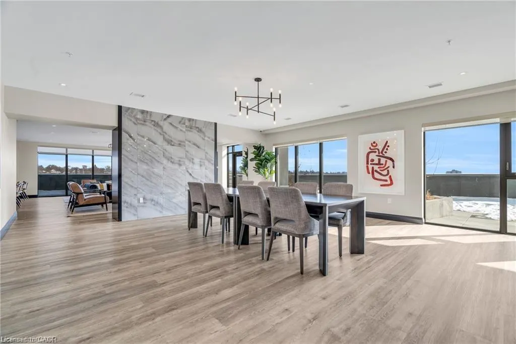 15 Glebe Street, #1211