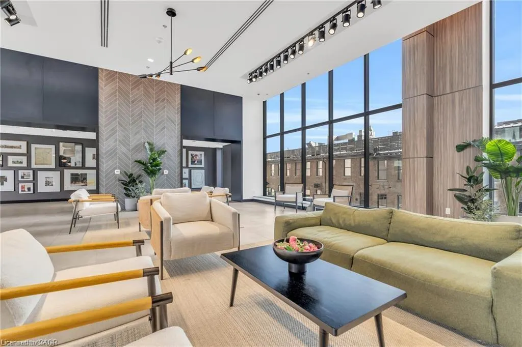 15 Glebe Street, #1211