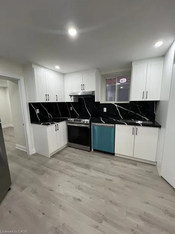 816 Sumac Crescent, #Lower