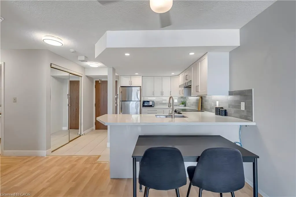 25 Agnes Street, #903